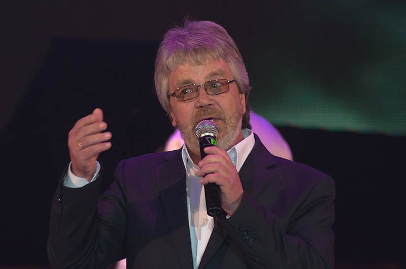 Бессал ван ер колк. Топорков валерии. Топорков валерии. Топорков валерии. Топорков певец екатеринбург.