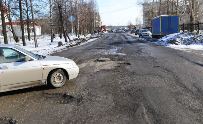 За неделю бригада рабочих отремонтировала 138 метров дороги что составляет 115 процентов плана