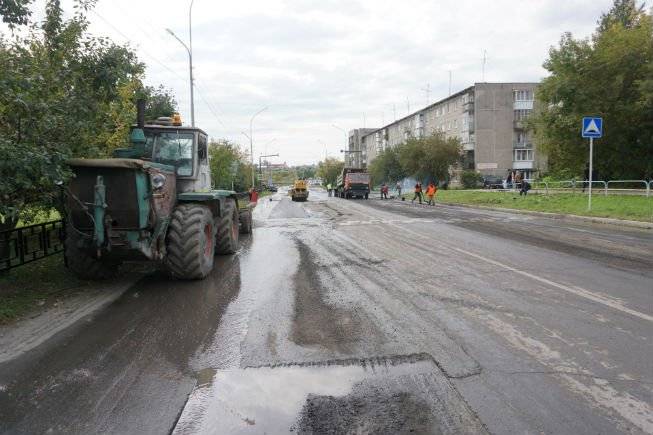 В индии запрещено разговаривать с асфальтом фото