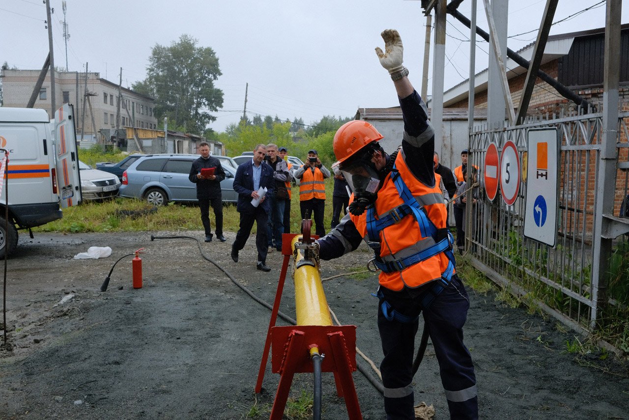 Работники газовой службы фото