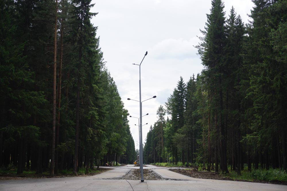 В парке Дворца культуры появились современные фонари — Ревда-инфо.ру