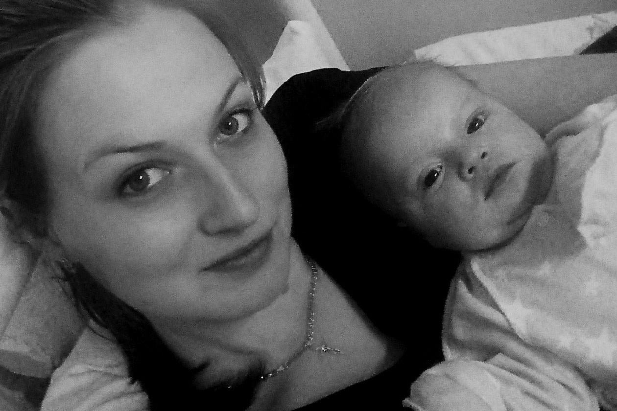 Не спасли. Умерла четырехмесячная Арина Семенец, у которой был рак глаз ...