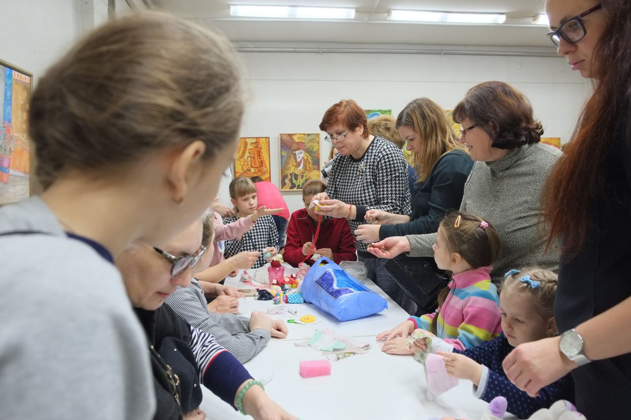 Гончарили, шили кукол и танцевали. В Ревде прошла «Ночь искусств ...