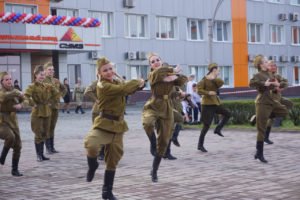 В Ревде День Победы начали праздновать на СУМЗе С каши, военных песен