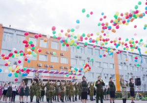 В Ревде День Победы начали праздновать на СУМЗе С каши, военных песен