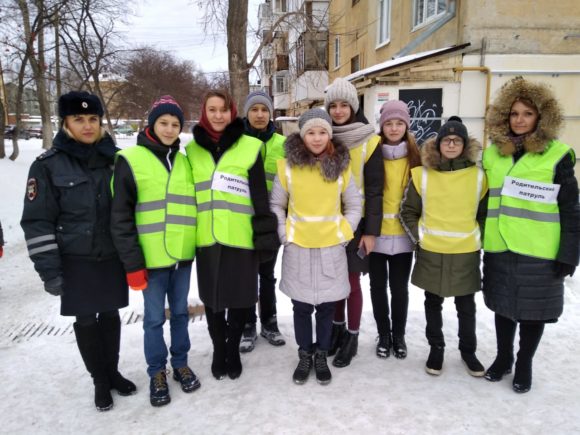 В городе 90 школ после того как в несколько школ отвезли компьютеры