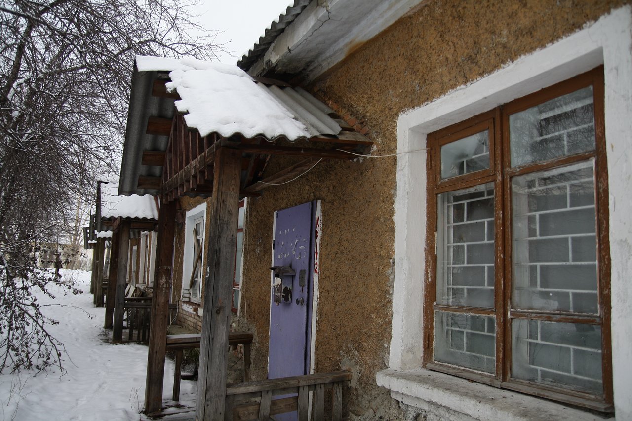 В Ревде сносят последний барак в городской черте — на Энгельса, 36 |  02.12.2019 | Ревда - БезФормата