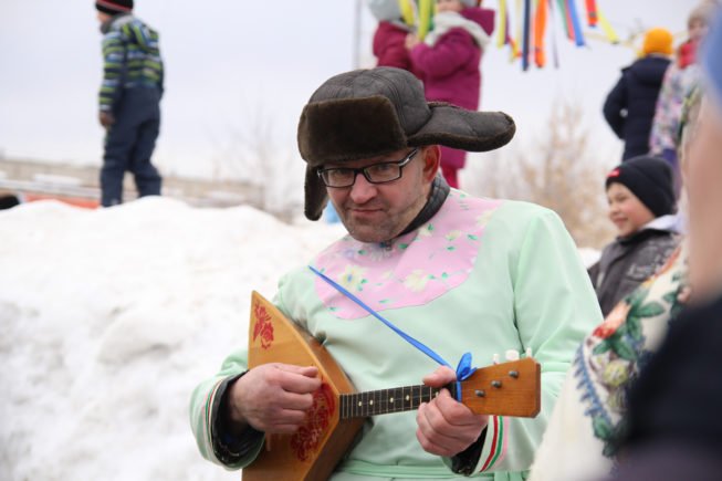 В Еланском парке встретили Масленицу. Но главное гулянье в Ревде завтра ...