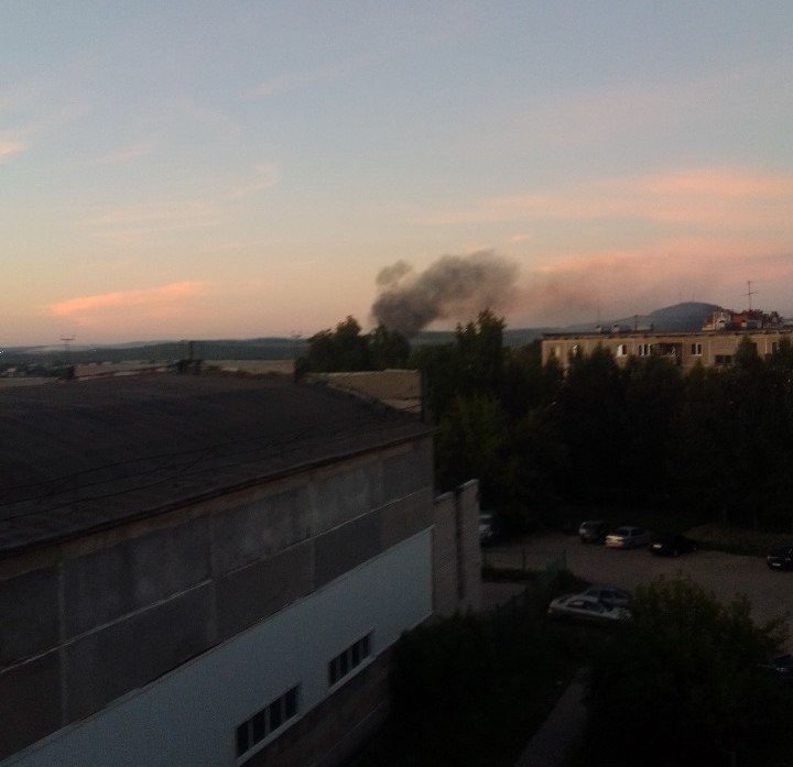 В Ревде сгорел заброшенный дом — Ревда-инфо.ру