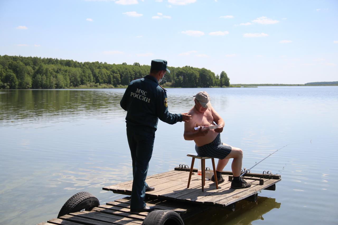 На волге нельзя купаться