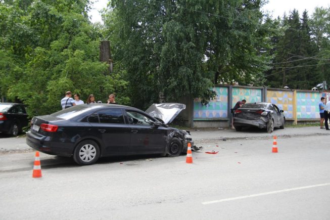 Самокат врезался в автомобиль