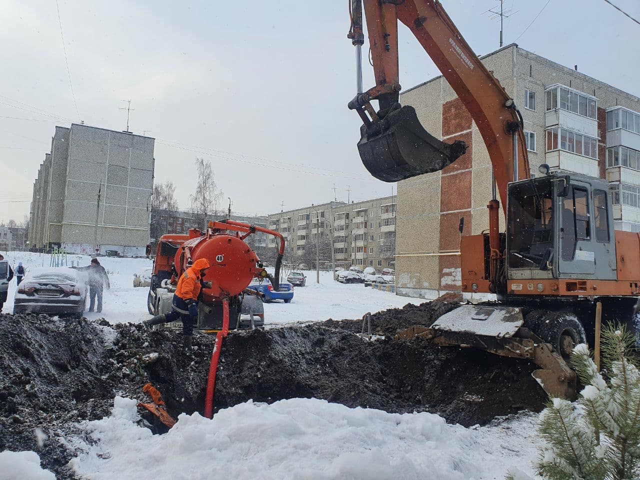 Когда дадут воду в стерлитамаке. Авария Водоканал. Авария на водопроводе. Рабочий водоканала.