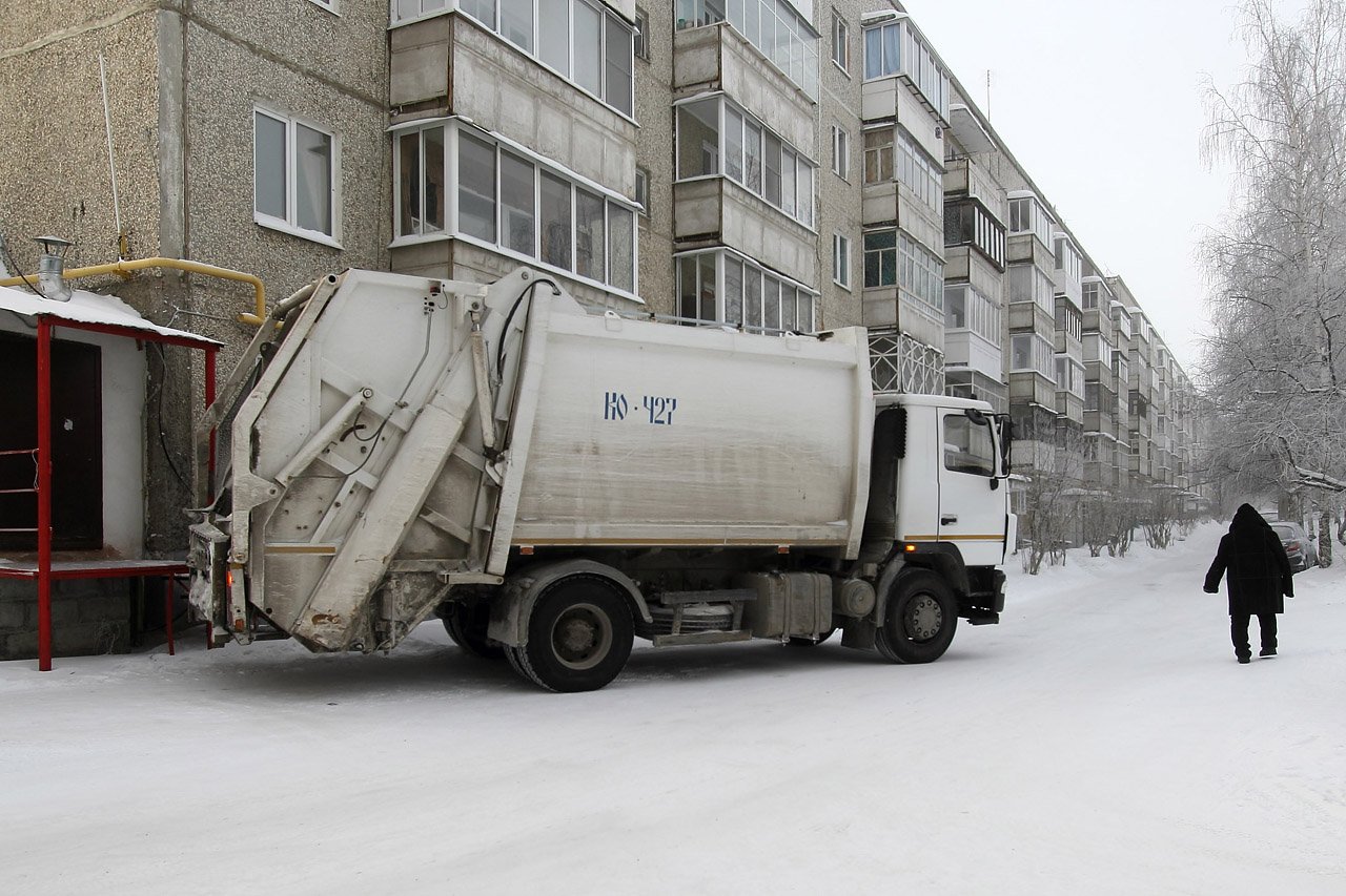 Пожилая ревдинка сломала руку, поскользнувшись во дворе. Она ищет очевидцев  — Ревда-инфо.ру