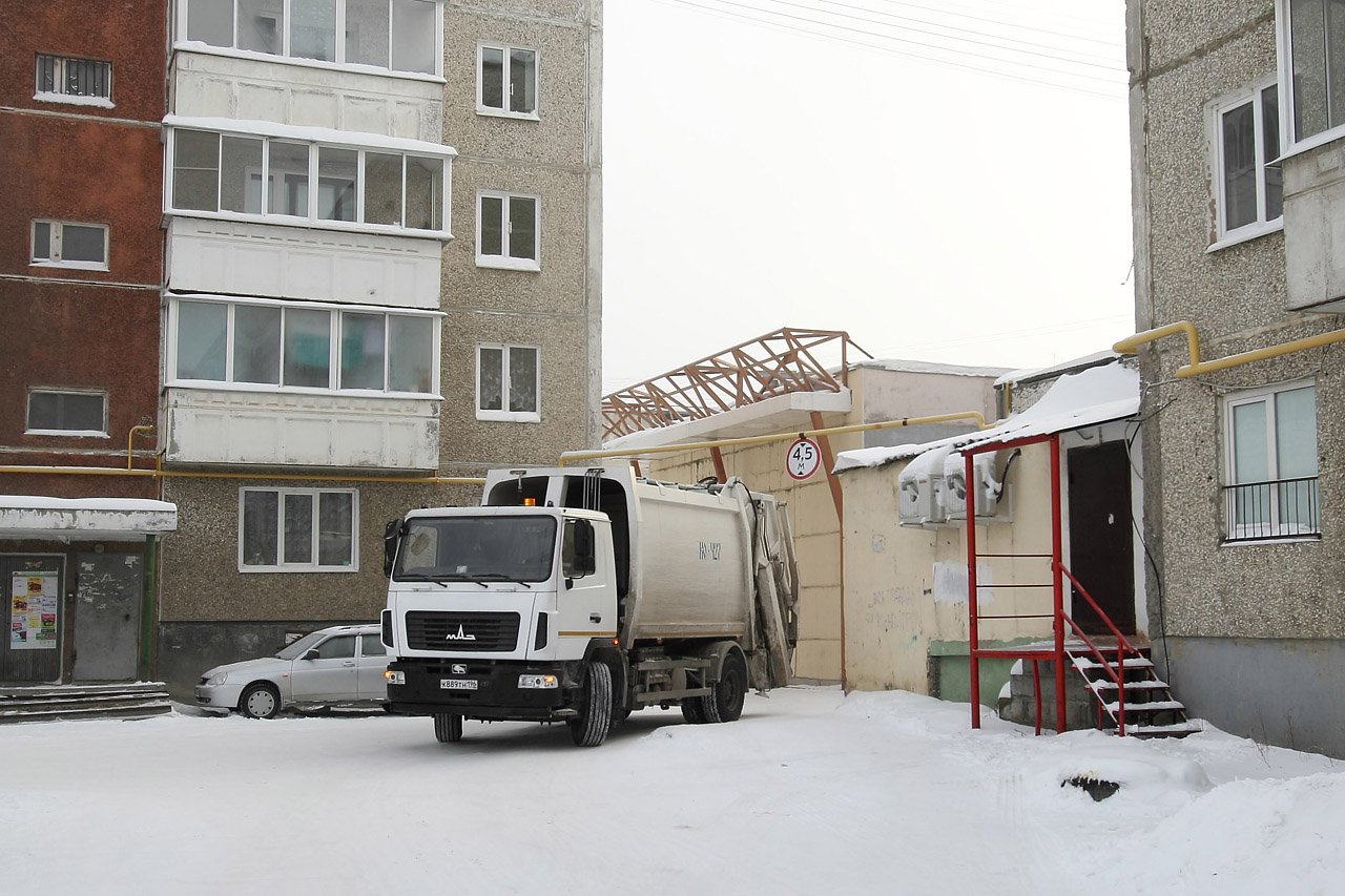 Пожилая ревдинка сломала руку, поскользнувшись во дворе. Она ищет очевидцев  — Ревда-инфо.ру