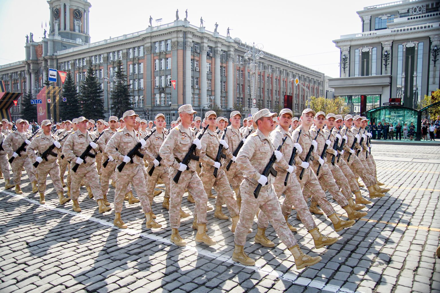 Фото девушек на параде победы