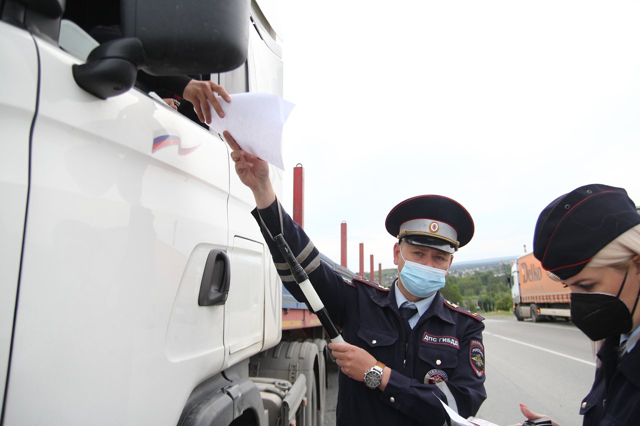 Навигатор завел: ГИБДД ловила большегрузы на Чернышевского — Ревда-инфо.ру