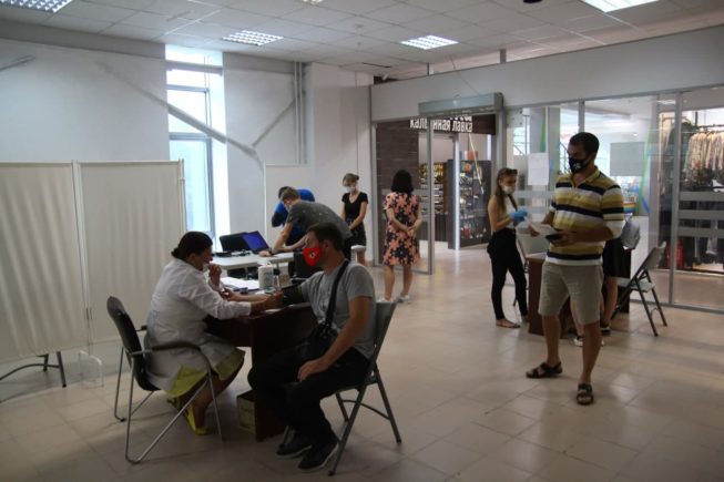 В Ревде в ТРЦ «Квартал» делают прививку от ковида — «Спутник Лайт ...