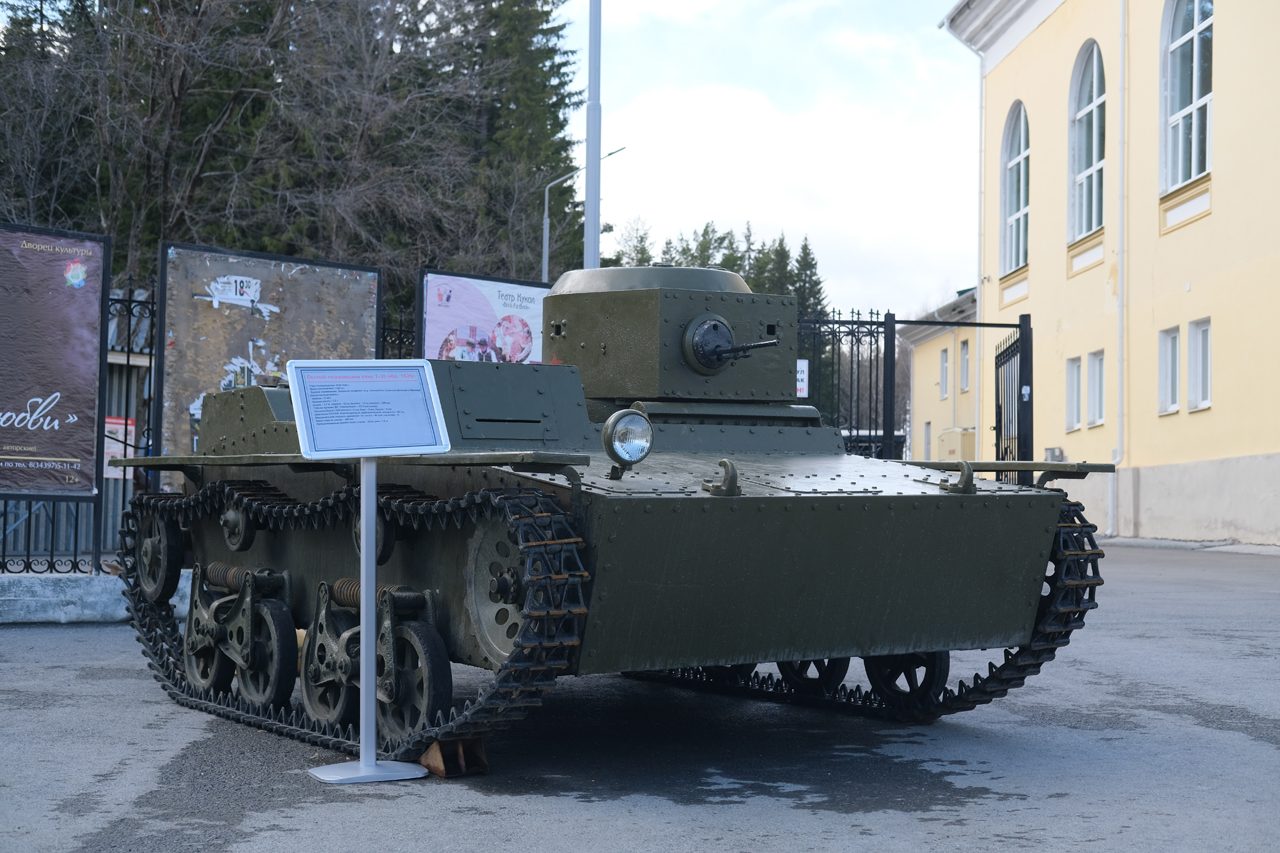 В Ревду привезли легендарный танк Т-34. На него можно залезть —  Ревда-инфо.ру