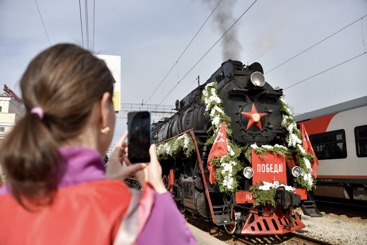 В Екатеринбург прибыл «Эшелон Победы»: с довоенными станками и военными  пушками — Ревда-инфо.ру