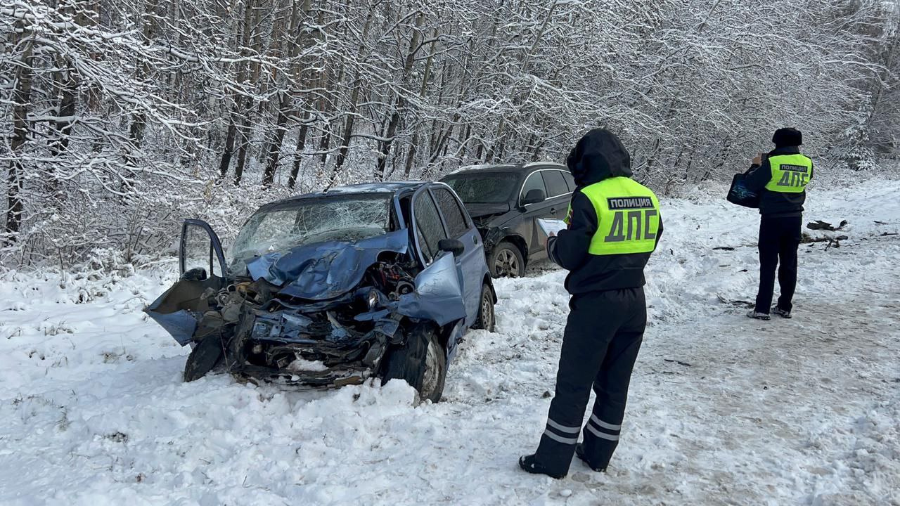 Трассу Ревда — Дегтярск — Курганово на 10 часов закрывали для грузовиков и  автобусов. Ее не почистили — Ревда-инфо.ру